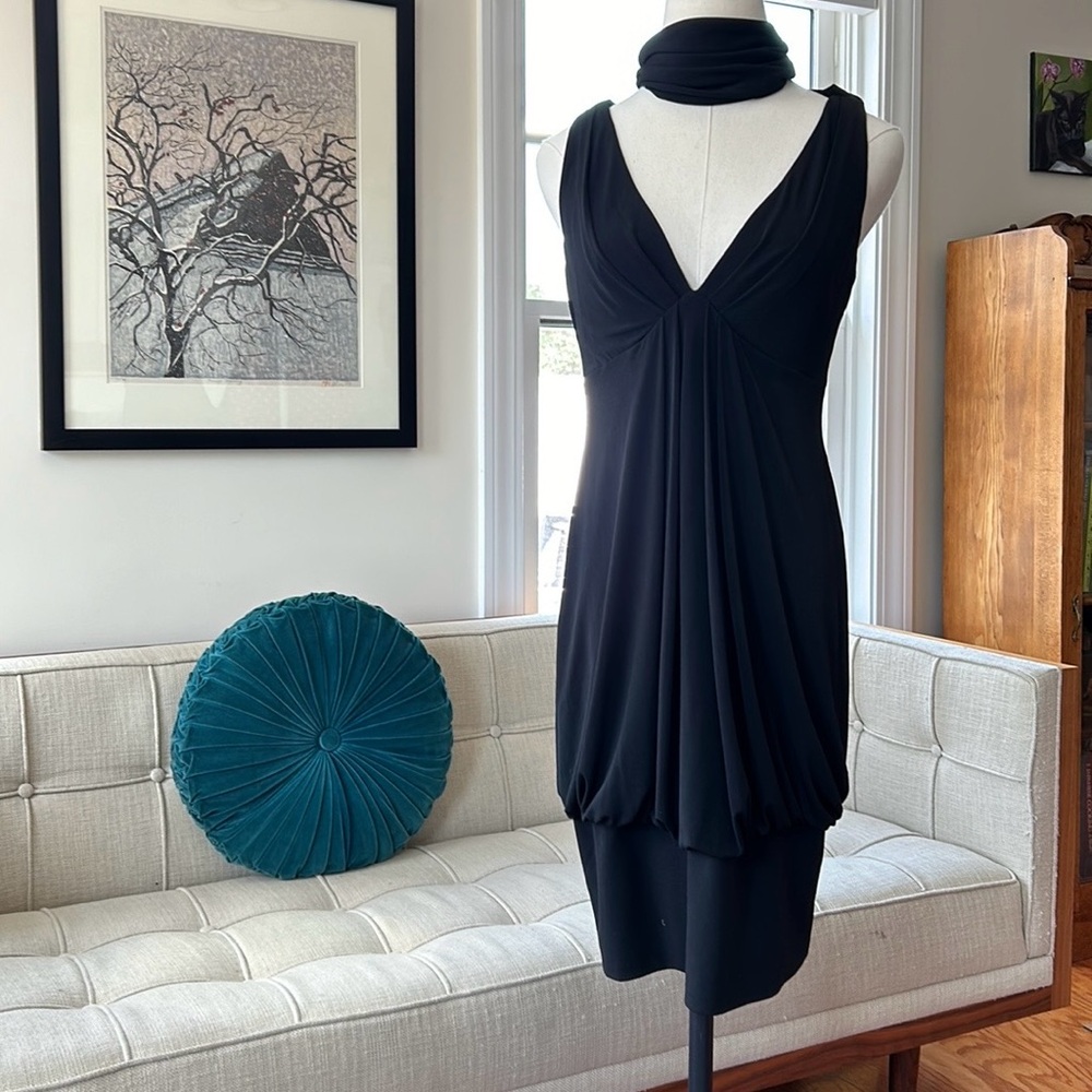 Gifted 💝 Sexy LBD - Picture 3 of 7